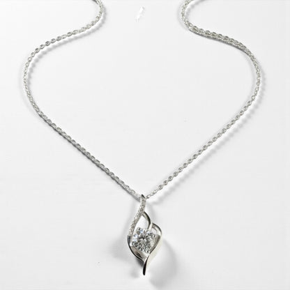 COLLANA IN ARGENTO CON PENDENTE GOCCIA E PIETRA BIANCA