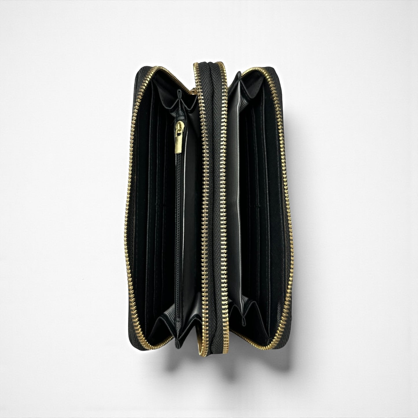 PORTAFOGLIO DONNA CON ZIP E FINITURA GEOMETRICA